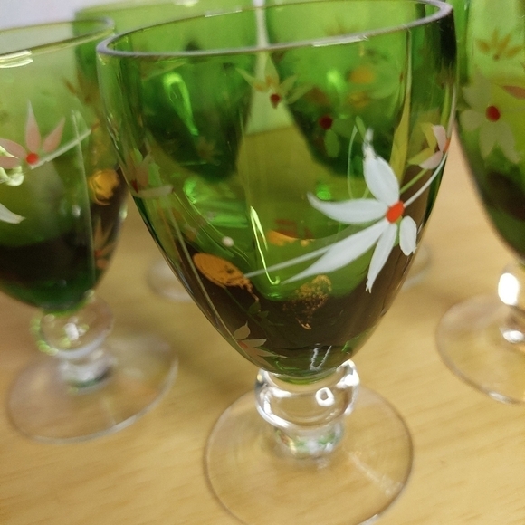 Vintage* 70s Set of 5 Clear Green Short Stem Liqueur/After-dinner Glasses - Picture 12 of 16